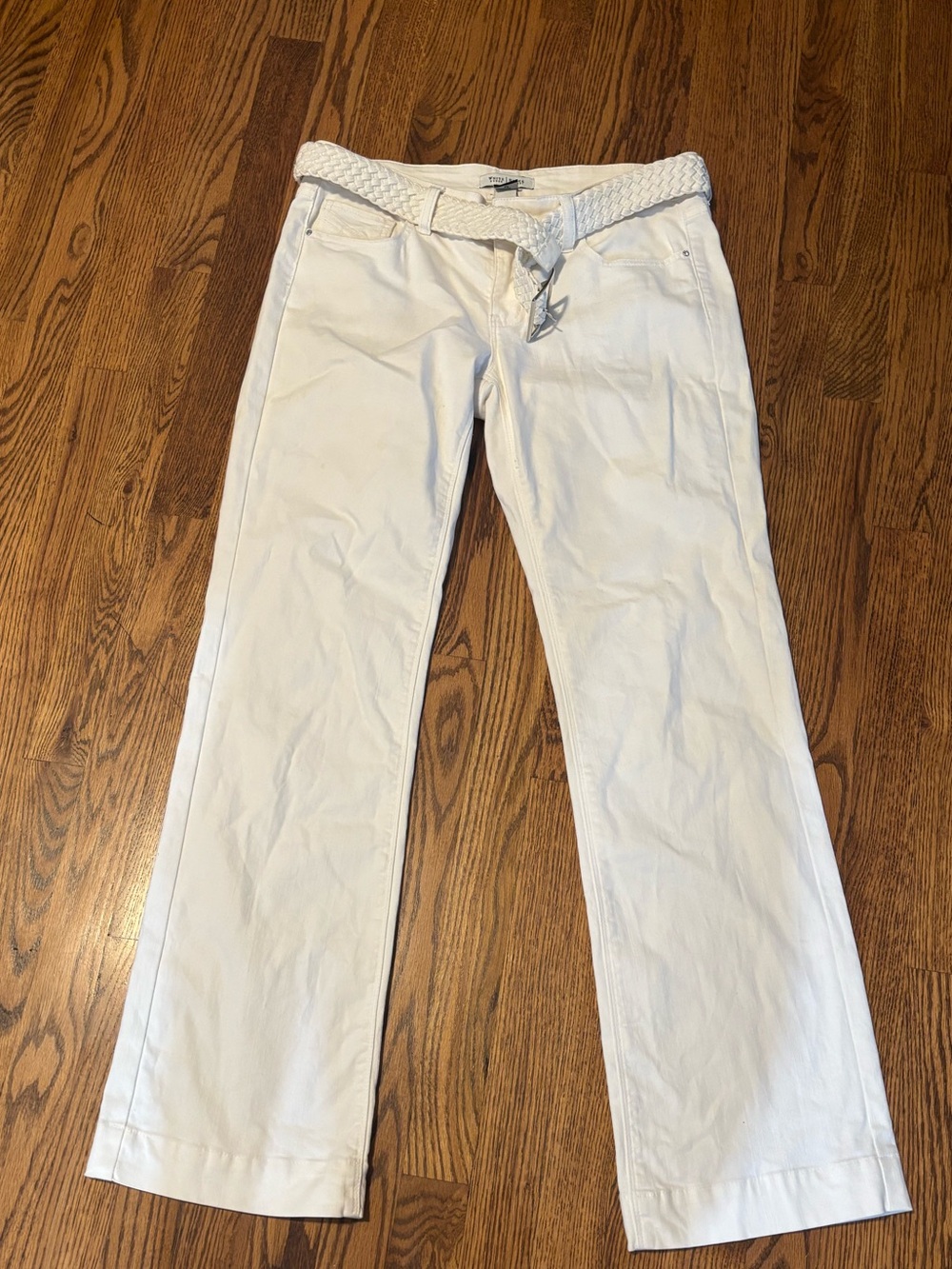 White House Black Market White Noir Flare Jeans with Woven Belt – Size 6R